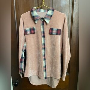 women's small pink / plaid long sleeve button down top